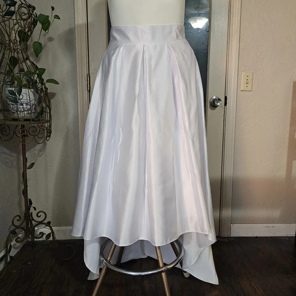 AMANDAS | NWOT White satin high low train wedding skirt size medium - Picture 2 of 8
